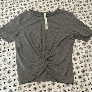 Lululemon cropped knotted tee